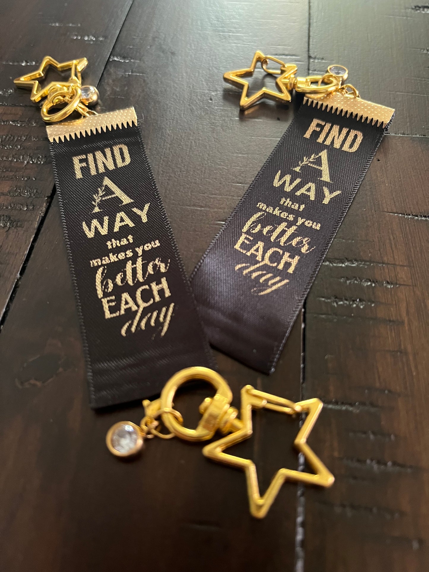 Find a Way to Be Better Each Day – Inspirational Keychain Gift – Black with Gold Text - Gold Swivel Star Keyring and Gem